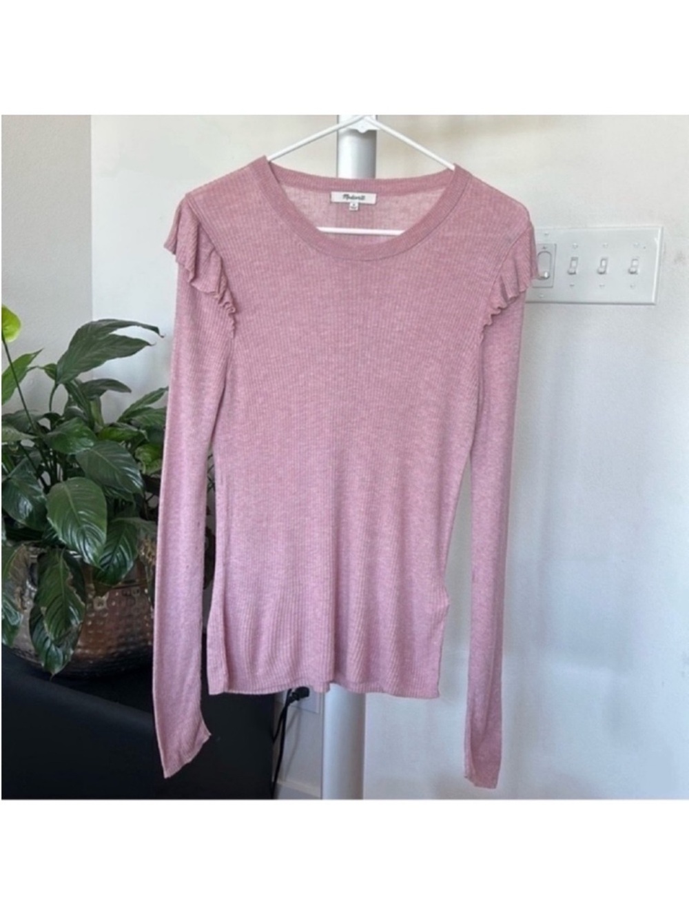 Madewell Ribbed Knit Fitted Sweater Top Sz M Pink Ruffled Long Sleeves Crew